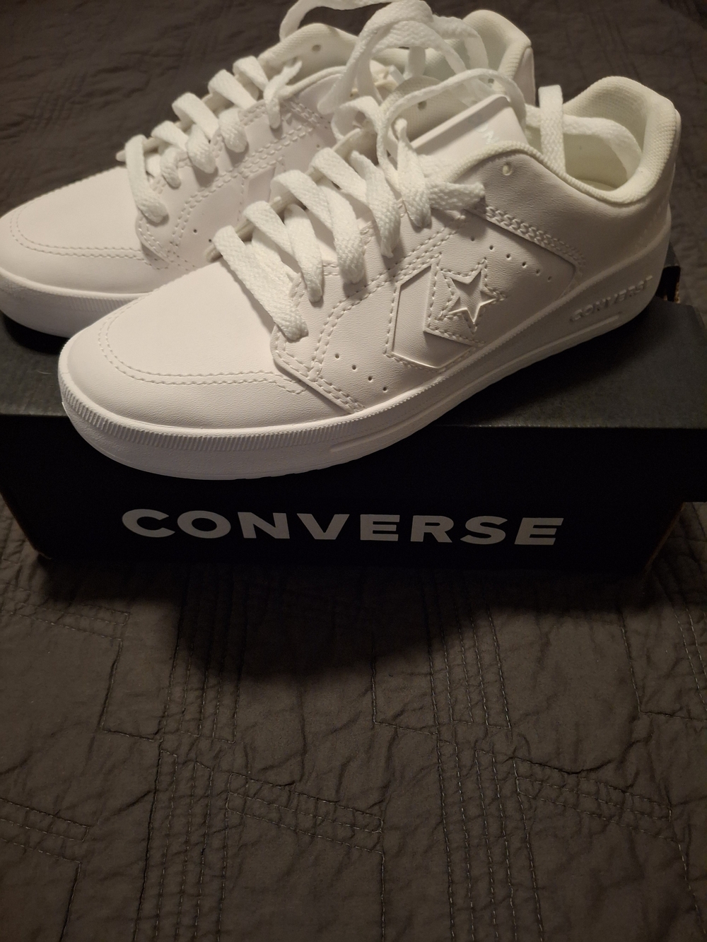Converse White Low-Top Skate Shoes Size 3 Mens /4.5 Womens